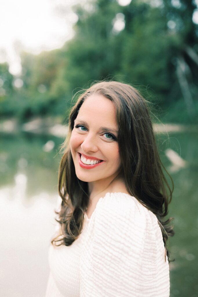 Katelyn Ng is a photographer specializing in newborn photos in Indianapolis.